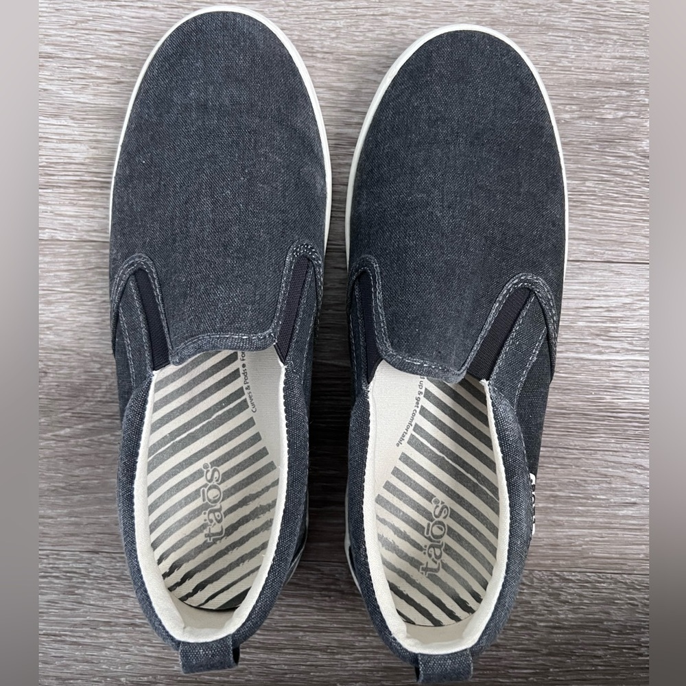 Taos Slip-On Canvas Shoes 8